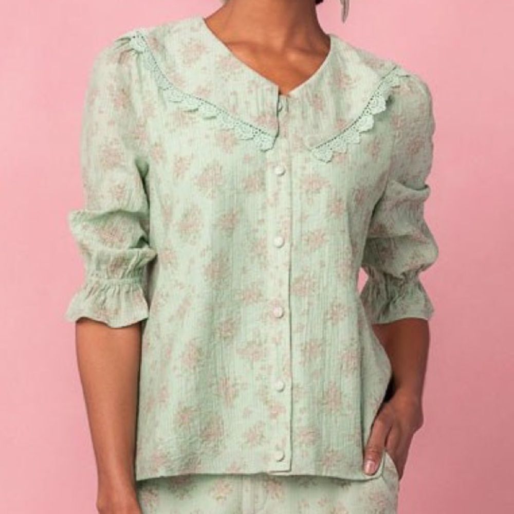 NWT Ivy City Co Hadley Blouse Pistachio Green Floral Lace Trim Collar Size XS